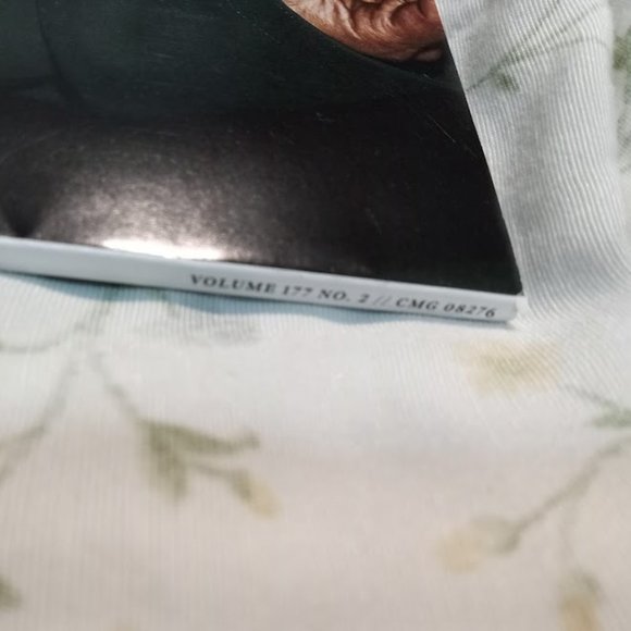 Oscar Isaac Esquire magazine - Picture 5 of 6